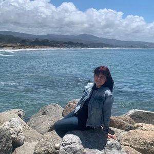 Meet your Posher, Elena